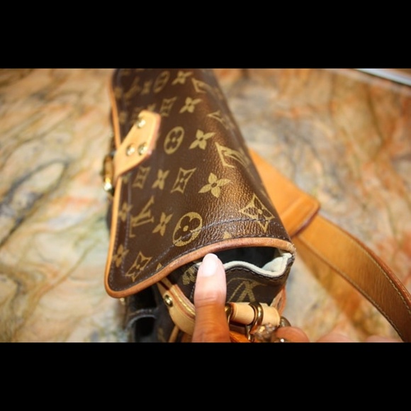 Louis Vuitton Hudson PM shoulder bag - Picture 8 of 13
